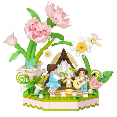 Ảnh chụp chi tiết bộ lắp ghép Khung cảnh mùa xuân lãng mạn Wekki 516152, với hai minifigures đang ngồi dã ngoại giữa vườn hoa hồng và hoa cúc. Món quà cho bé gái 6 tuổi.