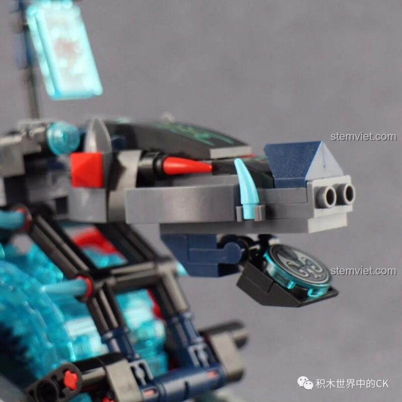 Góc nhìn từ trên cao của chiến xa, thể hiện rõ chỗ ngồi cho minifigure.