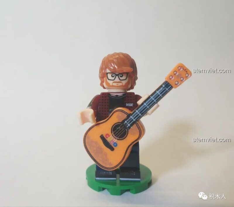 Minifigure Ed Sheeran WM 6093 với phụ kiện tay cầm chơi game, bộ lắp ghép nhân vật Ed Sheeran độc đáo, giá trị cao