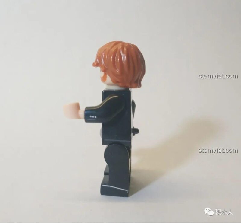 Mặt sau của minifigure Ed Sheeran WM 6093 vest đen, bộ đồ chơi Ed Sheeran chất lượng cao, đáng tiền