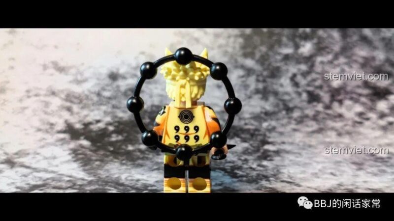 Ảnh review mặt sau của minifigure Uzumaki Naruto Lục Đạo Tiên Nhân WM6108, với phụ kiện các quả cầu Gudodama.