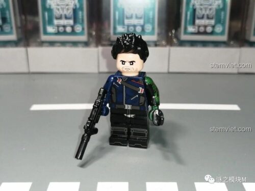 Ảnh poster bộ sưu tập minifigure The Falcon and the Winter Soldier WM6117, bao gồm 8 nhân vật siêu anh hùng và phản diện.