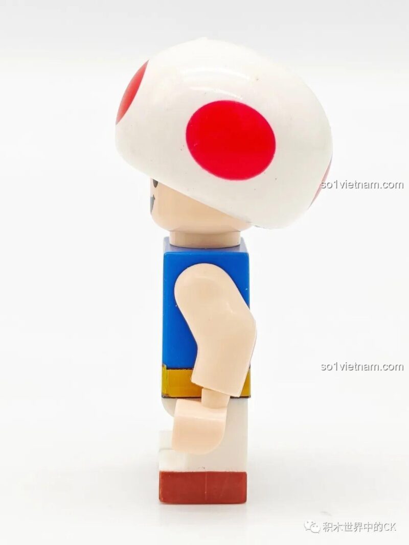 Góc nhìn bên cạnh của minifigure Nấm lùn Toad WM2065. Món đồ chơi mô hình giá tốt từ game Super Mario.