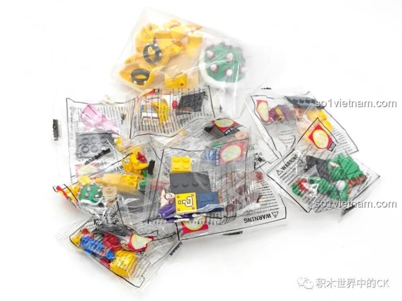 Hình ảnh thực tế các túi minifigure WM Super Mario, trong đó có Nấm lùn Toad WM2065. Chất lượng tương đương LEGO®.