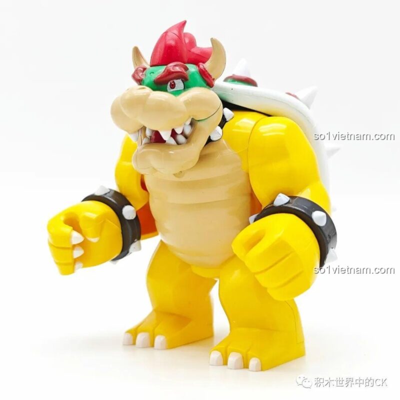 Minifigure Waluigi WM 2072 đi kèm với một khối gạch màu vàng và một khối hỏi chấm, tái hiện thế giới game Super Mario.