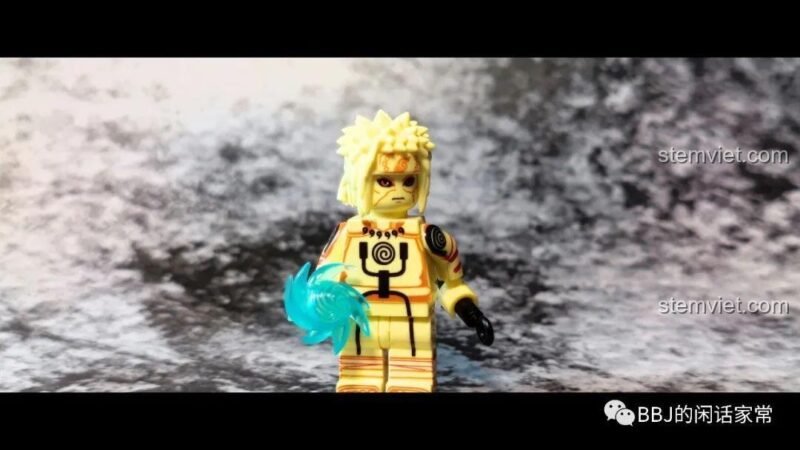 Ảnh review minifigure Namikaze Minato WM2106 trong trạng thái Cửu Vĩ Chakra Mode.