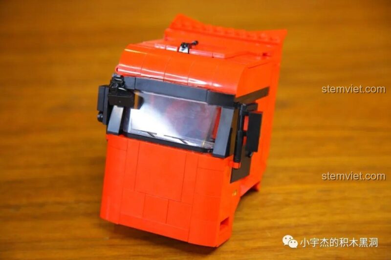 Mô hình Xe Đầu Kéo Container WOMA C0625 hoàn thiện, chưa dán decal.