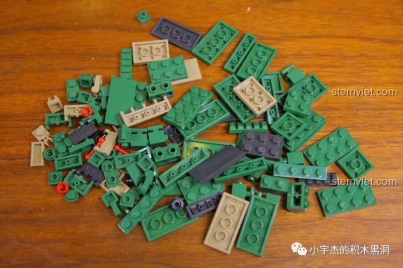 Chi tiết các mảnh ghép của bộ đồ chơi Xe phóng tên lửa Đông Phong-21D, thể hiện màu sắc ngụy trang pixel độc đáo, chất lượng cao.