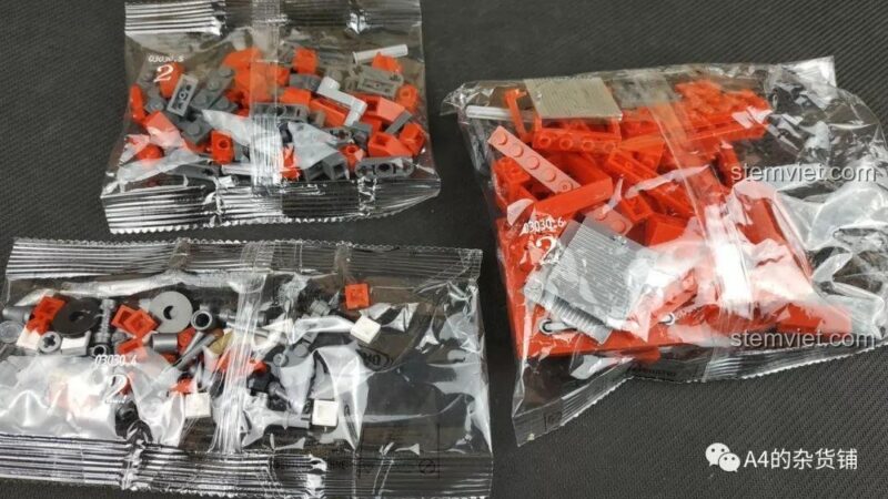 Kết quả lắp ráp chi tiết không khít của bộ lắp ghép Xingbao XB-03030 Xe Cứu Hỏa Chữa Cháy, ảnh review, cho bé trai 6 tuổi.