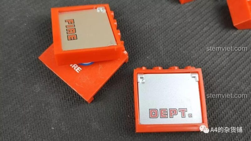Vòi phun nước có thể kéo ra của bộ lắp ghép Xingbao XB-03030 Xe Cứu Hỏa Chữa Cháy, tính năng đặc biệt, cho bé trai 6 tuổi.