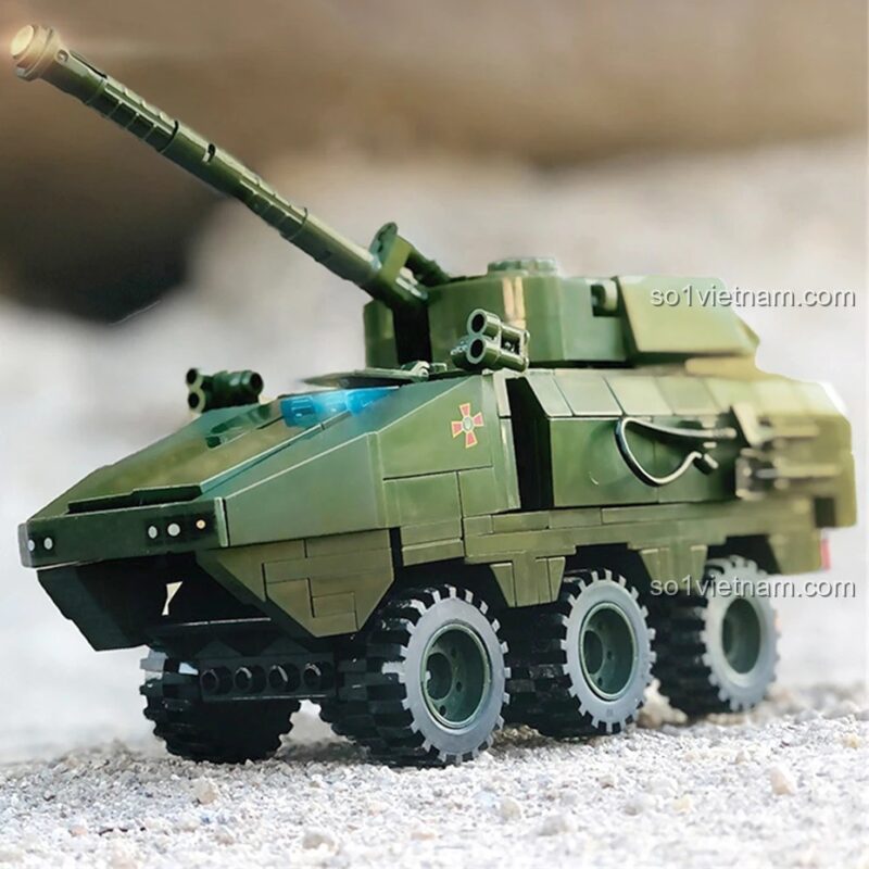 đồ chơi lắp ráp XINGBAO XB-06803 Xe bọc thép quân sự Otaman trên địa hình cát, mô hình quân sự chất lượng cao, phù hợp bé trai 6 tuổi, giá rẻ