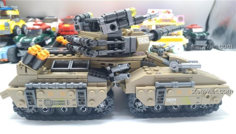 Góc nhìn bên hông của Cỗ máy chiến tranh Mirage XB13005, đồ chơi xây dựng cho bé trai.
