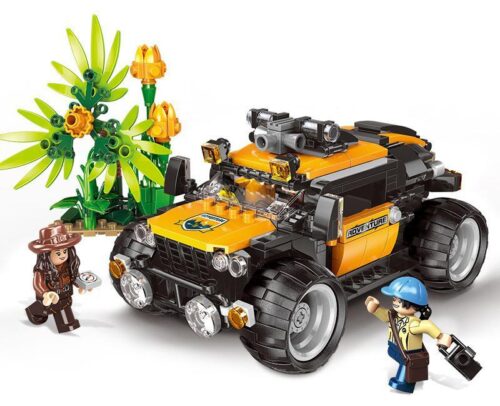 Ảnh chụp bộ lắp ghép Xe địa hình thám hiểm XINGBAO XB-15002 với 2 minifigures và cây cối, phù hợp cho con trai 6 tuổi, giá rẻ.