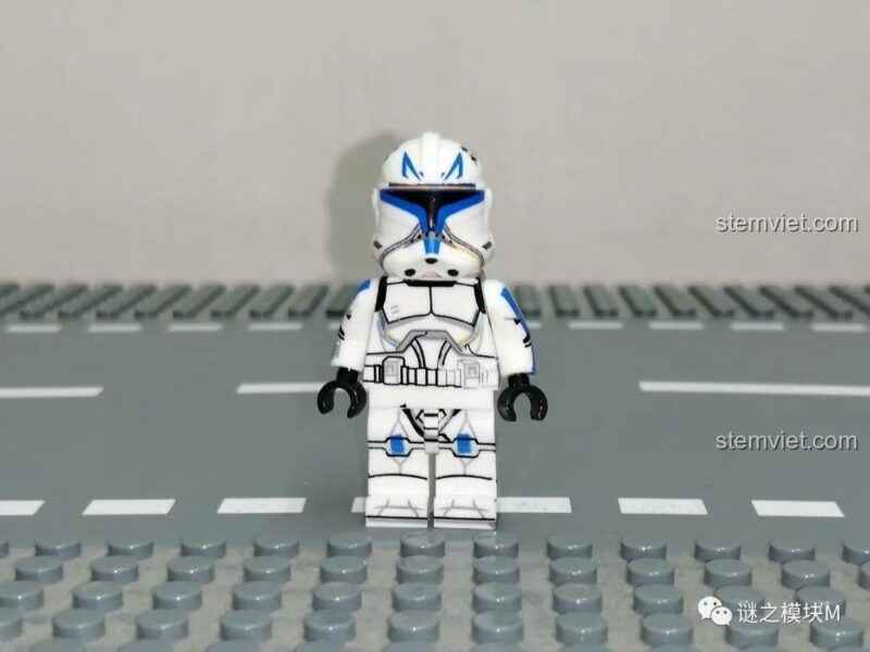 Minifigure Captain Rex với chi tiết in ấn sắc nét, là một trong những 0300 đồ chơi mô hình chất lượng cao.