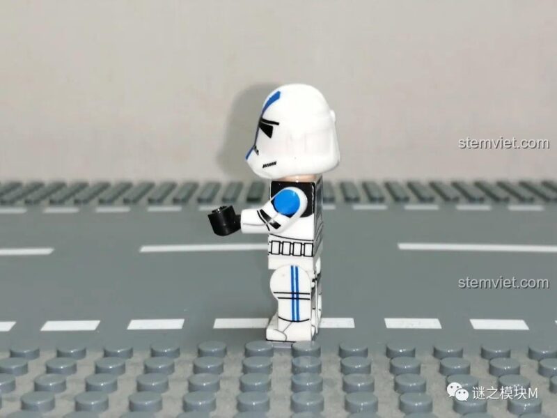 Minifigure trung sĩ 501st Legion XINH, góc nhìn chính diện, chi tiết in ấn rõ ràng