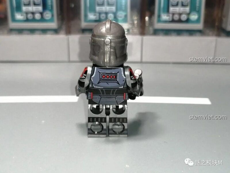 Minifigure Hunter XINH X0307 nhìn từ bên cạnh, đồ chơi mô hình Star Wars với thiết kế mạnh mẽ.