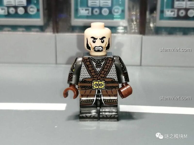 Minifigure chiến binh lùn KORUIT KT1040 cầm rìu và khiên, không liên quan đến sản phẩm XINH X0314