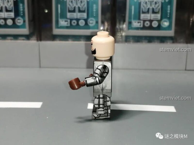 Chi tiết in thân Minifigure Chiến binh Người Lùn KORUIT KT1040 từ phía sau