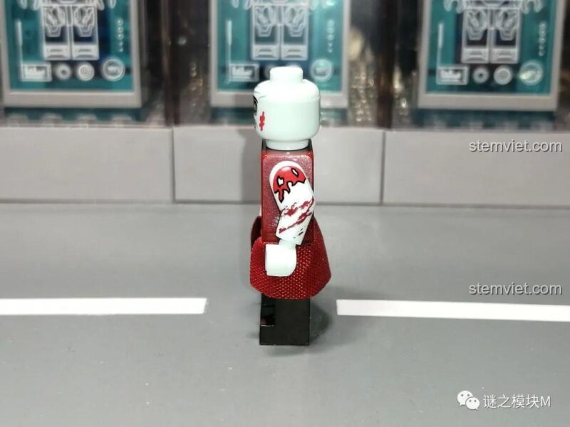 Chi tiết cánh tay minifigure Captain America Zombie từ bộ đồ chơi XINH X0325, thể hiện rõ thiết kế zombie, chất lượng cao.