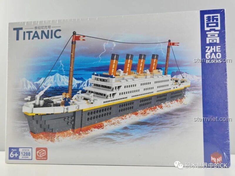 Hộp sản phẩm đồ chơi mô hình Zhe Gao 01010 Tàu Titanic, thiết kế đẹp mắt với hình ảnh con tàu đang vượt biển, phù hợp làm quà tặng.