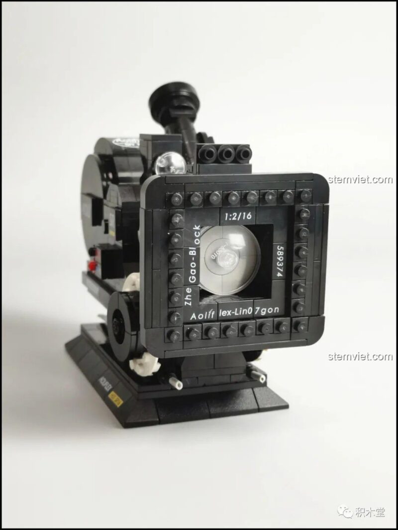 bộ xếp hình Máy ảnh kỹ thuật số SR16 Zhegao 00906 mô hình trong tay
