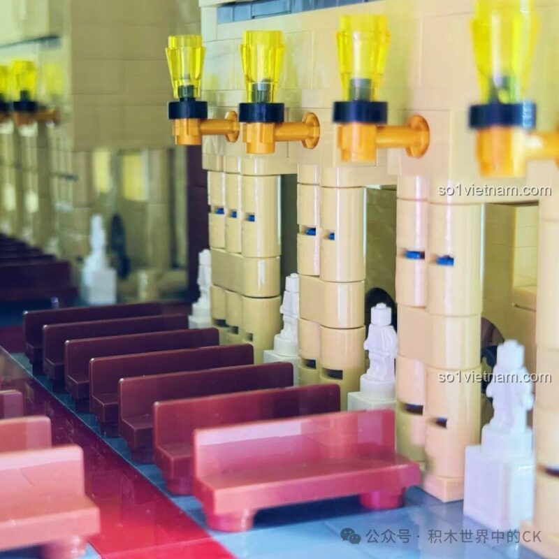 Chi tiết tinh xảo của bộ lắp ghép Nhà thờ Đức Bà Paris BAKA 33213, thể hiện kiến trúc Gothic cổ điển, chất lượng cao