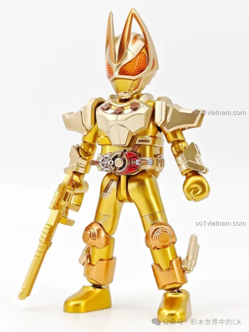 Mô hình Kamen Rider Geats phiên bản vàng từ bộ đồ chơi BLOKEES.