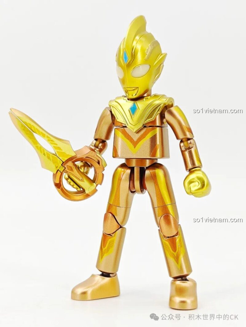 Mô hình Ultraman Trigger phiên bản vàng từ bộ lắp ráp BLOKEES 01134.