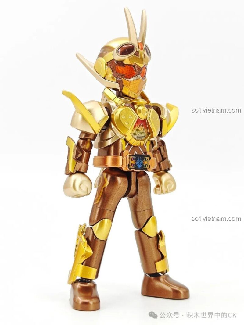 Cận cảnh chi tiết trên giáp của Kamen Rider Gotchard.