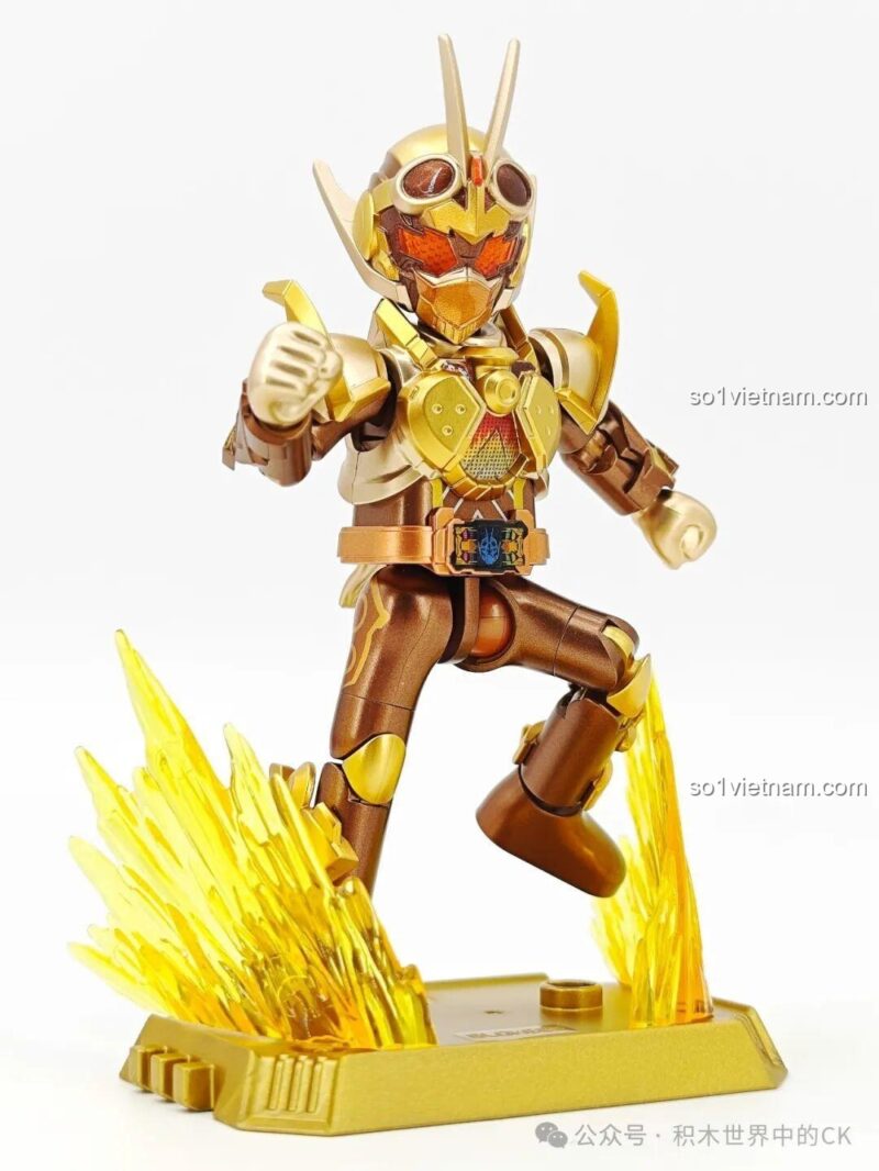 Kamen Rider Gotchard tạo dáng giơ ngón cái trên đế trưng bày.