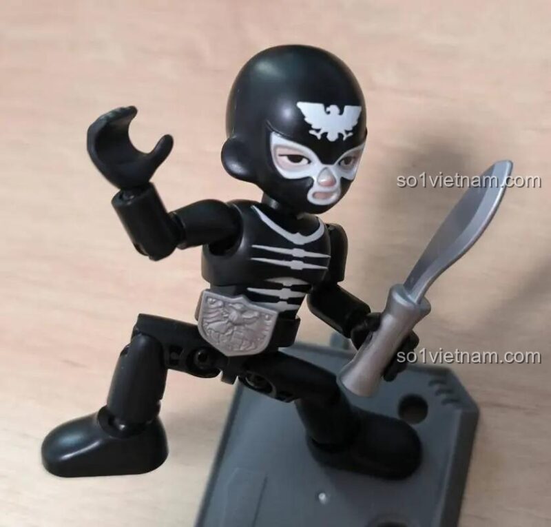 Mô hình Kamen Rider Shin 1 đang hành động từ bộ lắp ghép Kamen Rider 74301 của 布鲁可BLOKEES