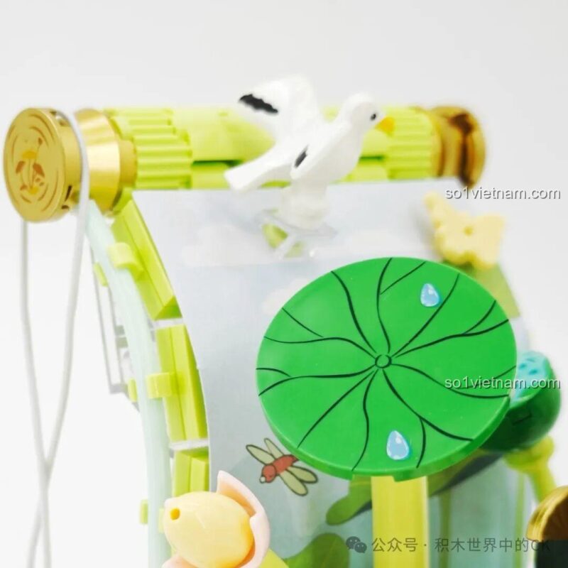 Các chi tiết bên trong của bộ lắp ghép Nanci mùa thu.
