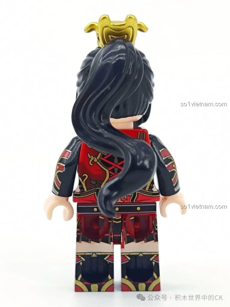 Minifigure Trương Tinh Thái Decool đã lắp ráp hoàn chỉnh, chưa trang bị vũ khí, thể hiện rõ khuôn mặt và trang phục.