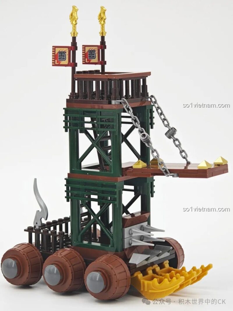 Chi tiết mô hình xe công thành thời Tam Quốc Decool 20610