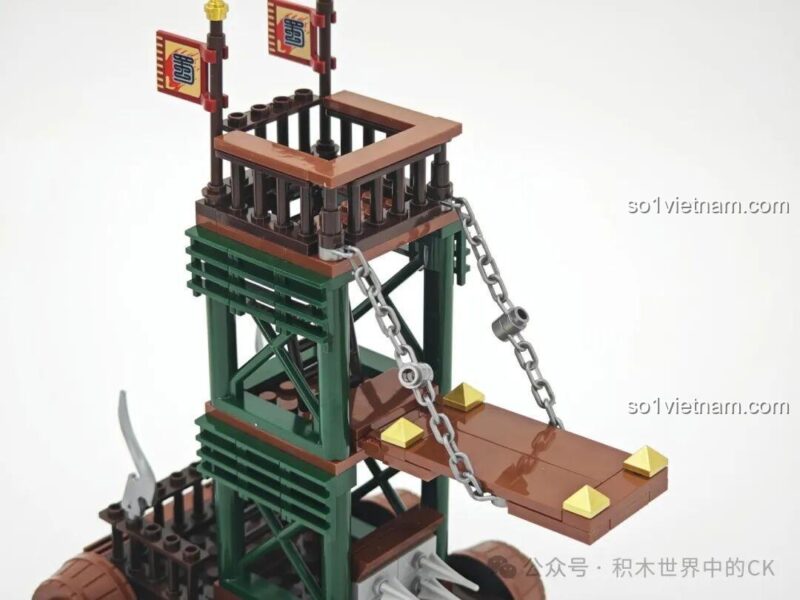 Chi tiết mô hình xe công thành thời Tam Quốc Decool 20610