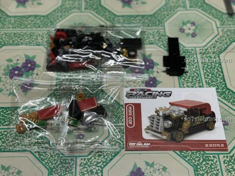 Các mảnh ghép bộ đồ chơi DECOOL 22052 Xe Đua Cổ Điển Mini, đồ chơi lắp ráp chất lượng tốt.