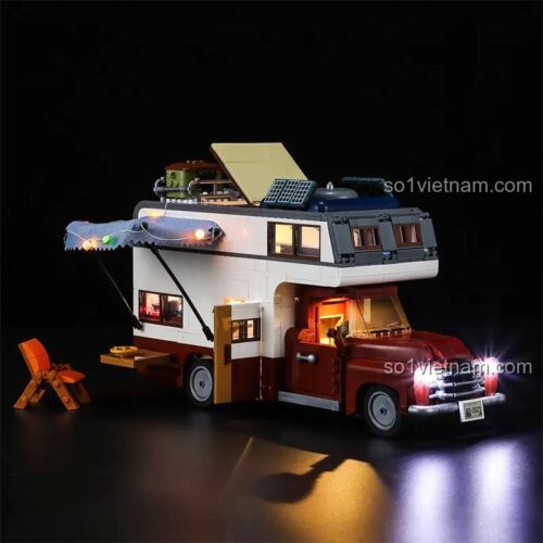 Mô hình Xe Cắm Trại FunWhole F9012 có đèn LED sáng rực rỡ, chi tiết cao, đáng tiền cho bé trai 8 tuổi.