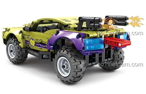 Mô hình GBL KY1073 Xe chiến đấu của Hulk nhìn từ phía sau, chi tiết động cơ kéo lùi.