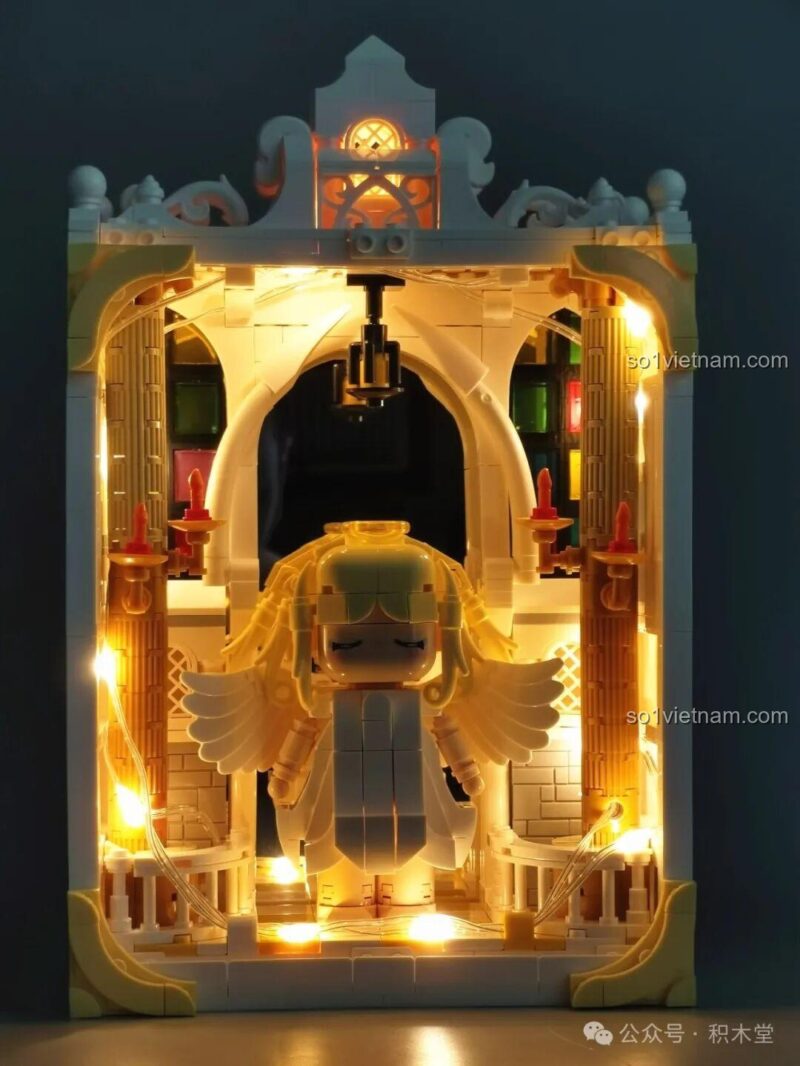 Chi tiết mô hình iambrick 30101 Thâm Uyên Kính: Bạch Hủy Chi Quang với đèn LED sáng rực nhìn từ phía trước