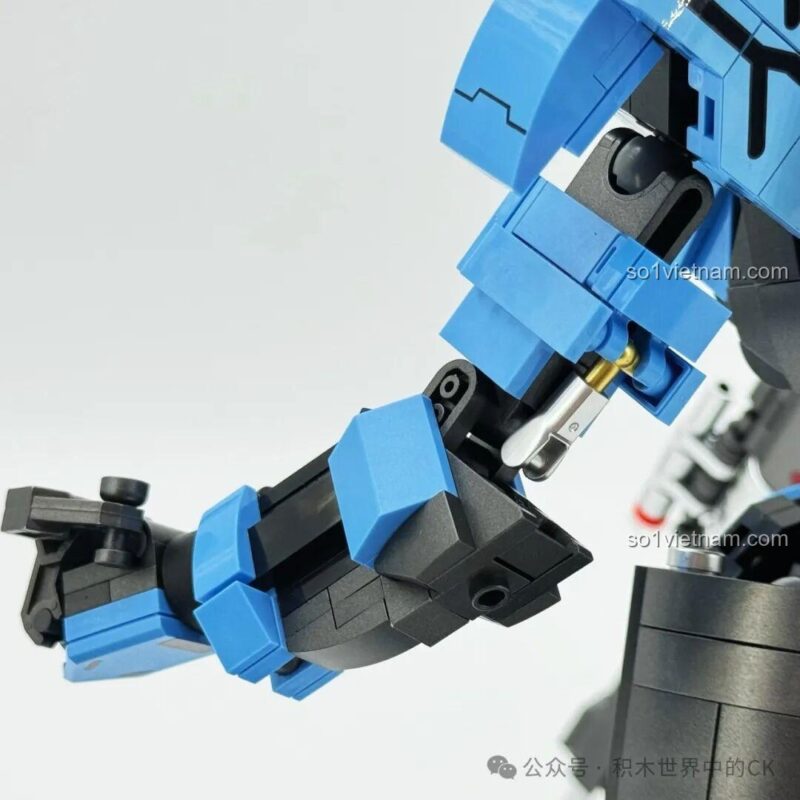 JIESTAR58145 mô hình robot, 58145 đồ chơi mô hình - Cận cảnh vị trí cất kiếm của mô hình Robot Vidar Iron-Blooded JIESTAR 58145, phù hợp bé trai 8 tuổi, giá rẻ.