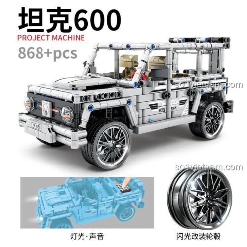 Hộp sản phẩm đồ chơi mô hình KAZI KY1050 Xe SUV Tank 600, nổi bật với tính năng đèn, âm thanh và vành xe mạ chrome.