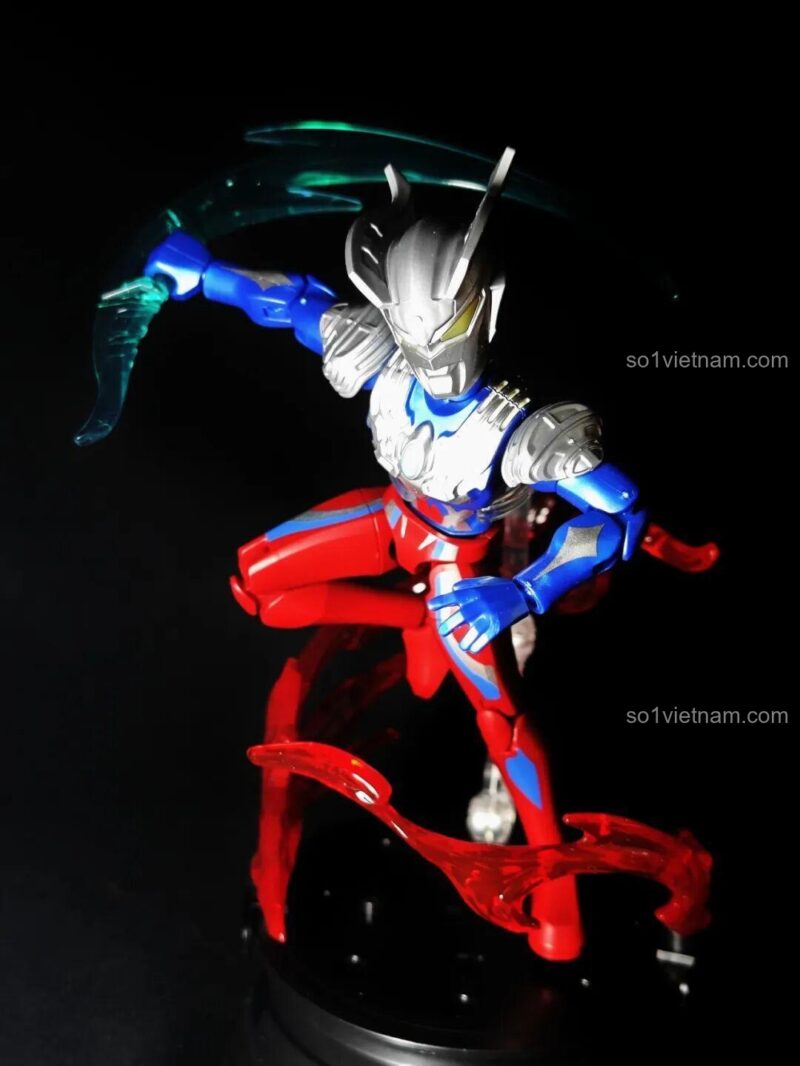 Minifigure Zero Ultraman với hiệu ứng năng lượng đỏ, biểu tượng của sức mạnh và quyết tâm. Keeppley Minifigure Ultraman là bộ sưu tập không thể thiếu cho fan Ultraman 8 tuổi.