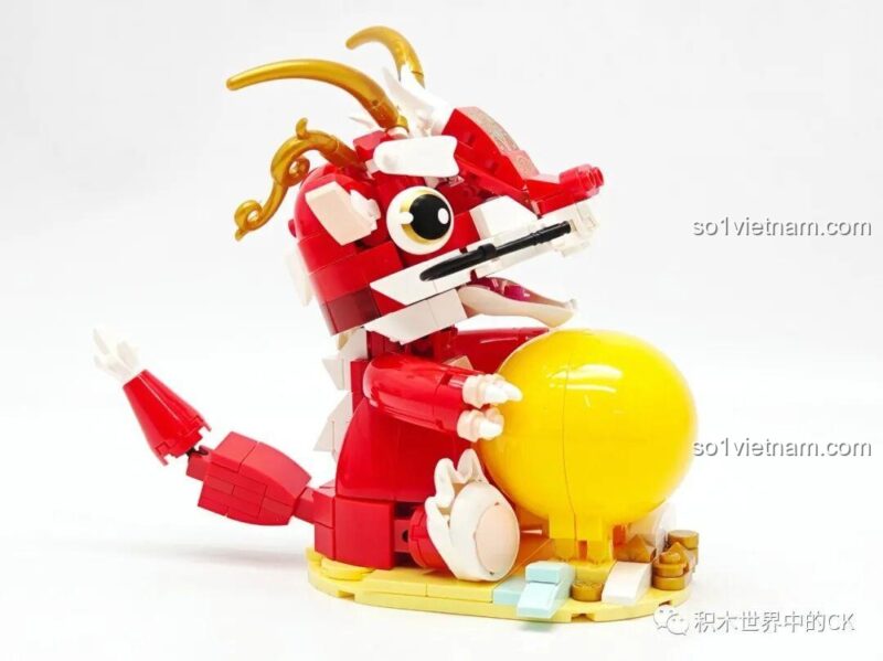 Mô hình Keeppley K19909 Rồng Ôm Ngọc Vàng nhìn từ phía sau, các chi tiết được hoàn thiện tỉ mỉ.