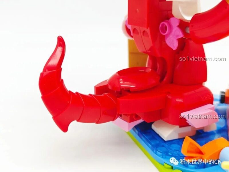 Phần thân sau của mô hình rồng xanh từ bộ đồ chơi xây dựng K19910.