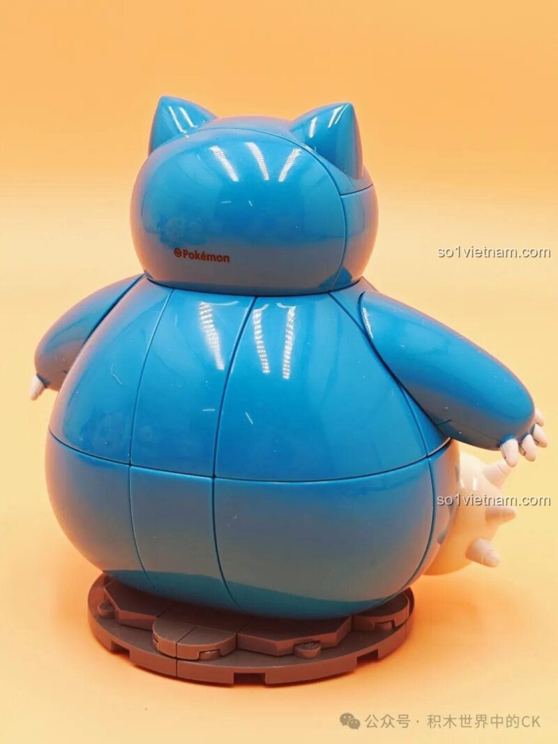 Mô hình Piplup Pokemon K20232 trên nền cam và hồng