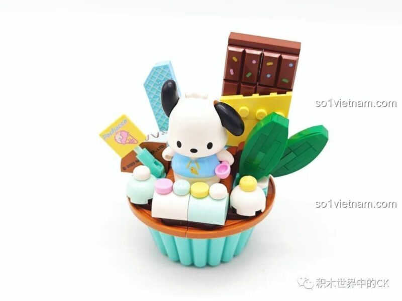 Mặt sau hộp đồ chơi Keeppley K20821, giới thiệu các sản phẩm khác trong cùng series Sanrio.