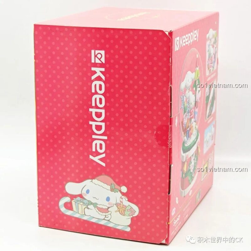 Mặt bên hộp đồ chơi Keeppley K20836 Hộp nhạc Giáng Sinh Sanrio Characters, hình ảnh Hello Kitty và cây thông Noel