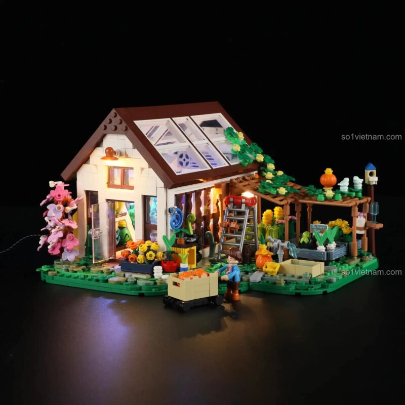 Mô hình Lumibricks F9059 Nhà Vườn Ươm Gia Đình lung linh về đêm với ánh đèn LED, tạo không gian ấm cúng và huyền ảo, đồ chơi lắp ghép cho bé 16 tuổi