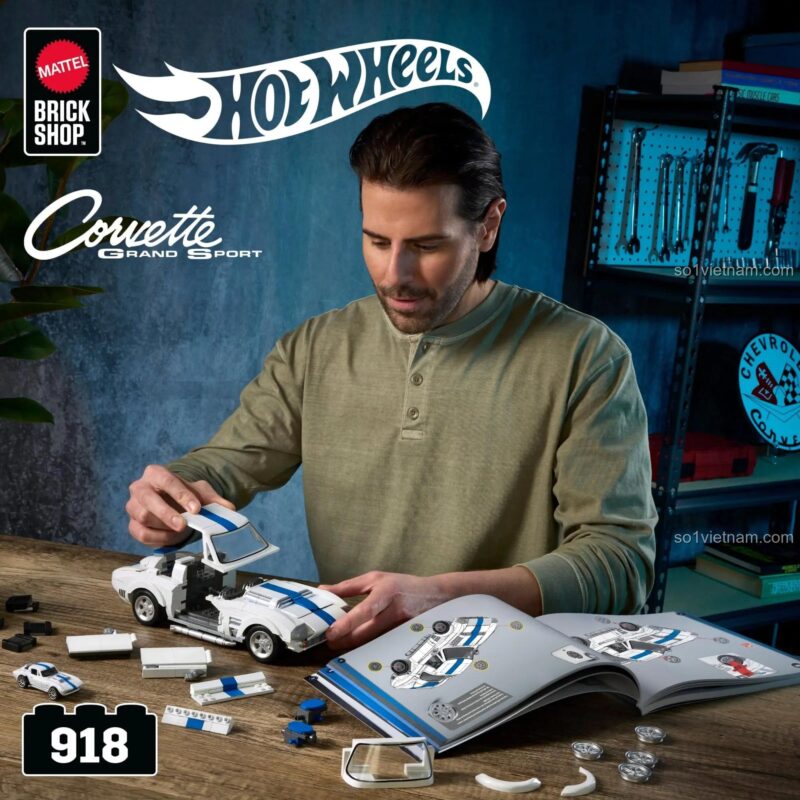 Trải nghiệm lắp ráp đồ chơi mô hình Mattel JGR31 Corvette Grand Sport, món quà sáng tạo cho con trai 10 tuổi.