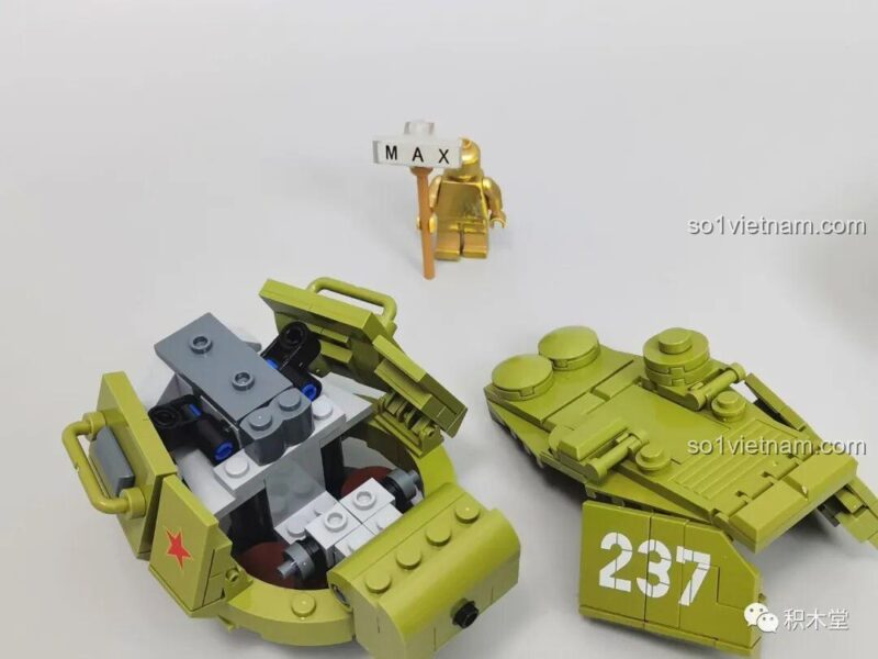 Chi tiết in số 237 trên tháp pháo của đồ chơi mô hình Xe tăng T-34 632012.